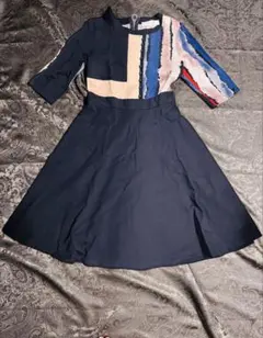 【美品・Graceful Smile】ネイビーとカラフルなAラインワンピース