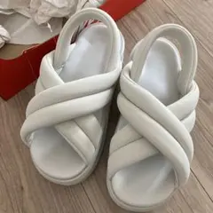 【新品未使用】NIKE アイラ24cm ホワイト 新品 ナイキ アイラ ライトアイアンオール サンダル Nike 24cm