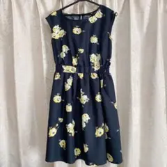 【新品未使用】earth 花柄ワンピース