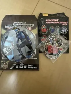 仮面ライダークウガ　メタルキーホルダーコレクション　缶バッジ付き