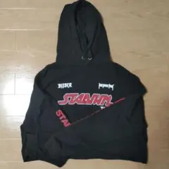 黒トレーナー　クロップド丈