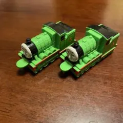ヘンリー 鉄道玩具 2個セット　機関車トーマス
