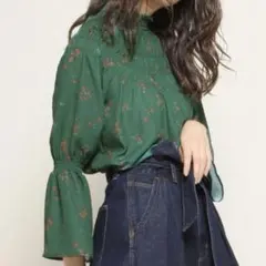 ページボーイ　ブラウス