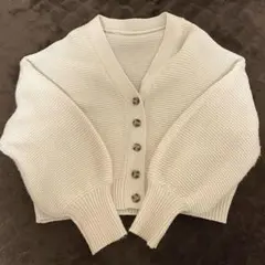 アイボリー ニットカーディガン Vネック
