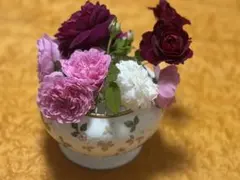 希少】ウェッジウッド ローズヒップ花瓶 - メルカリ
