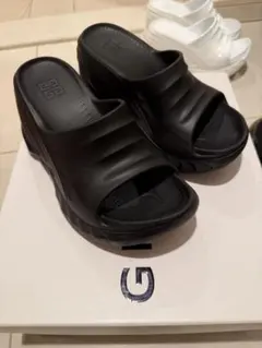 GIVENCHY マシュマロサンダルのサムネイル
