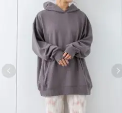 ポケット付きパーカー