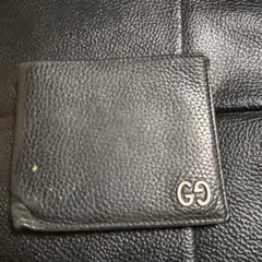 GUCCI 二つ折り財布 ブラック レザー GGロゴのサムネイル