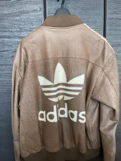 adidas ブラウン レザー風ジャケット