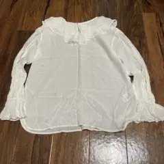 earth music & ecology フリル付き白長袖ブラウス