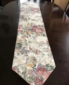 アンティーク 花柄 テーブルランナー ネクタイ型