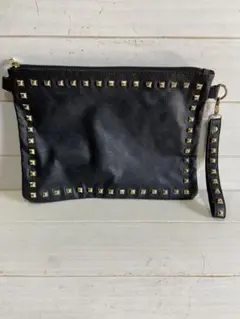 A 3275 スタッズ付き　クラッチバッグ