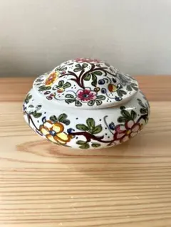 作家　陶芸作家　手描き　かぼちゃ型　花模様　蓋付き　大きなサイズ小物入れ　1点物 作家 陶芸作家 手描き かぼちゃ型 花模様 蓋付き 大きなサイズ小物入れ