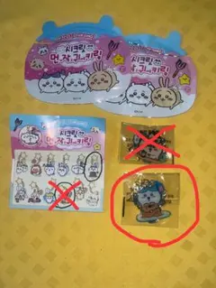 韓国限定ちいかわ　キーホルダー　ハチワレのサムネイル