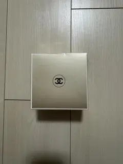 新品　CHANEL ガブリエル シャネル ラディアンス ボディ クリームのサムネイル