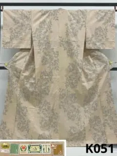 ト*ィ様 ⭐️単衣 重要無形文化財 本場結城紬 80亀甲 結マーク 証紙 スモー 重要無形文化財 本場結城紬】洗い張り済み 80亀甲 証紙あり 高級紬