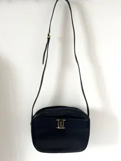 フェラガモ　ショルダーバッグ　バッグ