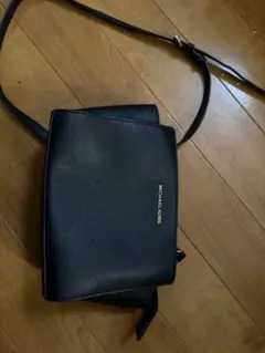 MICHAEL KORS ブラックショルダーバッグ