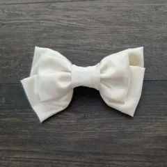 ホワイトリボンヘアアクセサリー