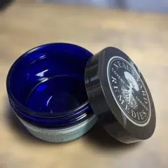 NEAL'S YARD REMEDIES 青いガラスの空き容器