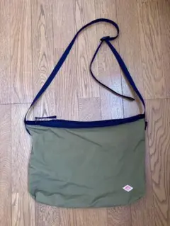 ダントンのショルダーバッグのサムネイル