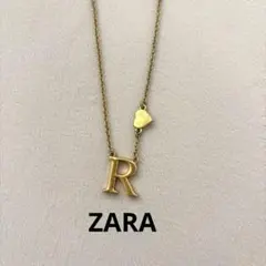ZARA イニシャルネックレス　ゴールド　Ｒのサムネイル
