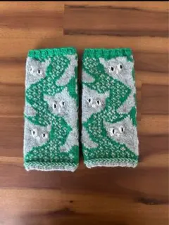 最終sale❗️ハンドメイド　極上の肌触り　猫デザイン 手編みハンドウォーマー
