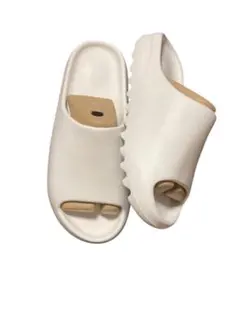 YEEZY SLIDE イージースライド サンダル ボーン 白 26.5 - メルカリ