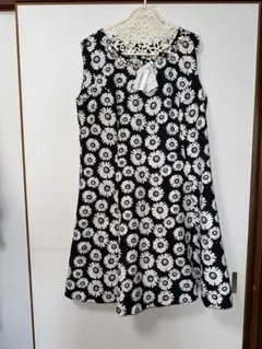 新品タグ付クイーンズコート黒と白の花柄ノースリーブワンピース5サイズ