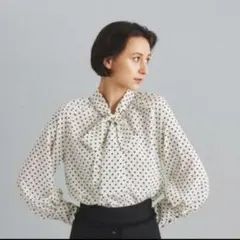 グレースコンチネンタル ドット柄リボン付き ボウタイブラウス 36