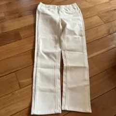 新品タグ付き　ホワイトストレートパンツ Sサイズ　110〜125センチ