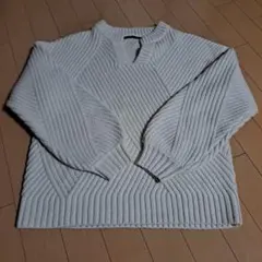 リブ編みアイボリー長袖ニット