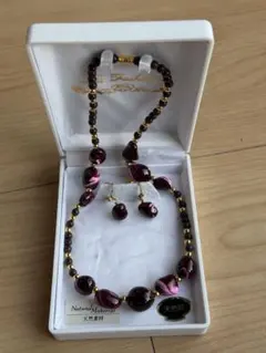 天然貝のネックレスとイヤリングセット