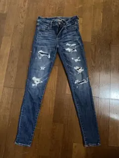 American Eagle スキニーデニム ダメージ加工のサムネイル