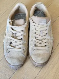 ベージュ スニーカー