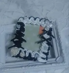 ハンドメイド　硬質ケース　トレカケース　ホイップデコ　推し活　黒　白