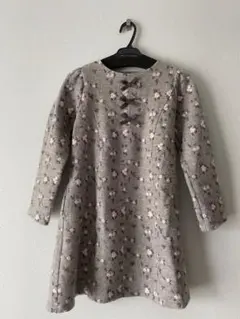 【美品】BeBe 長袖　花柄　ワンピース　140