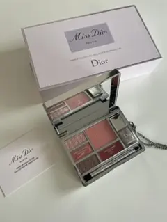 ミスディオールパレット　アイシャドウ、リップ、ネイル、チーク