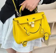 スマイル ショルダーバッグ イエロー 2way ハンドバッグ - メルカリ