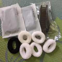 ☆ヘアブラシ＆ヘアバンド2個＆ヘアゴム6個セット☆