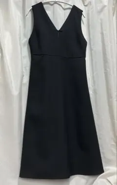 【GU】ジーユー　Vネックジャンパードレス ジャンパースカート　ブラック　M