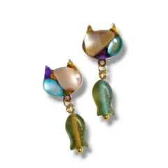ピアス イヤリング レジン シェル 猫 チェコガラスビーズ 揺れる
