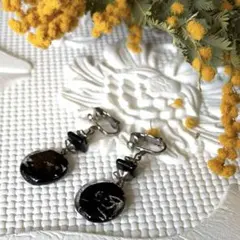 ドロップイヤリング 黒×シルバー 揺れるイヤリング