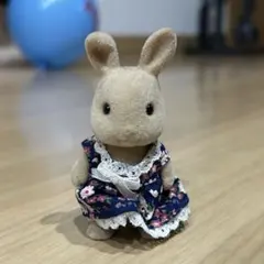 アイボリーウサギ　シルバニアファミリー　女の子