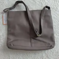 ショルダーバッグ シンプルデザイン