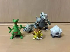 絶版 立体ポケモン図鑑 ボスゴドラ コドラ ジュカイン サンドパン コモルー