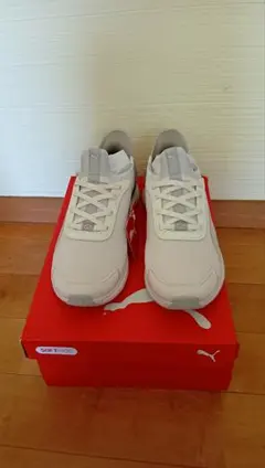 PUMA ソフトフォーム ホワイトスニーカー
