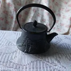 鉄瓶 梅文様 鋳鉄製 茶道具 - メルカリ