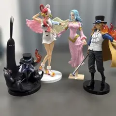 ぺ*た様 ワンピース フィギュア サボ ウタ ビビ 4体セットのサムネイル