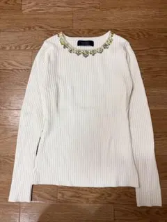 【美品】ジャスグリッティー JUSGLITTY ビジュー付きニット　ニット